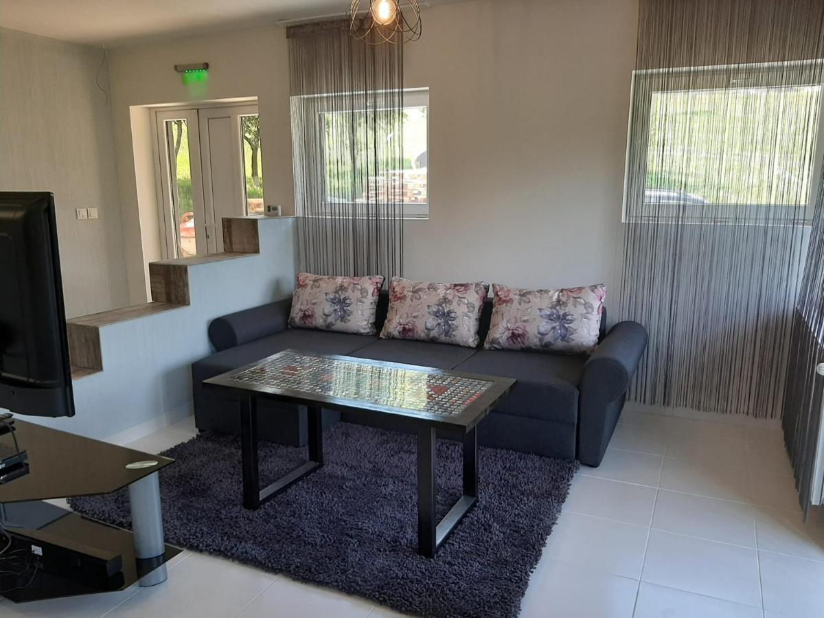 Noor Villa วาตราดอร์เนย์ ภายนอก รูปภาพ